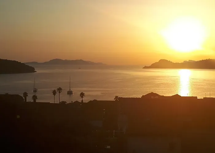 Дом отдыха Charming Sea View 