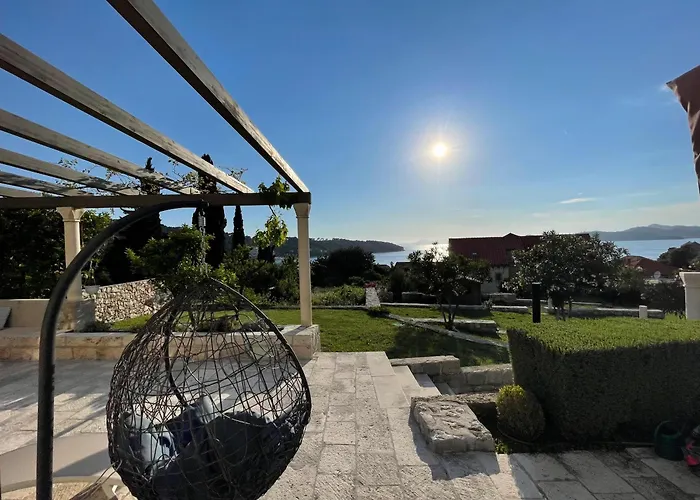 Дом отдыха Charming Sea View 