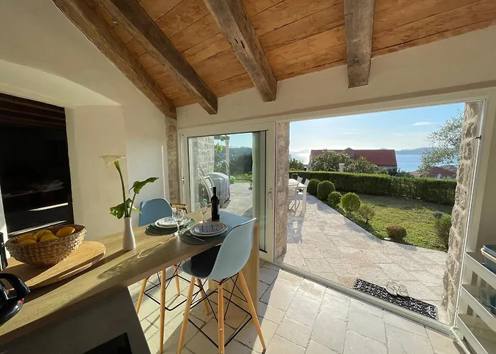 Дом отдыха Charming Sea View 